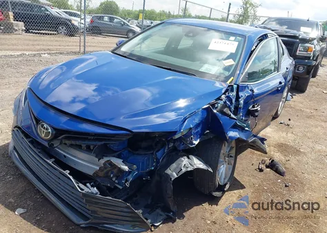 2024 Toyota Camry Le z USA, uszkodzony, nr VIN 4T1C11AKXRU192996